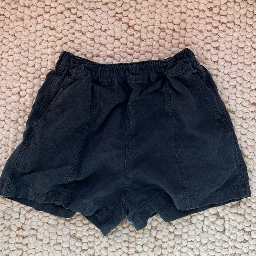 Madewell washed black pull on linen shorts- xs